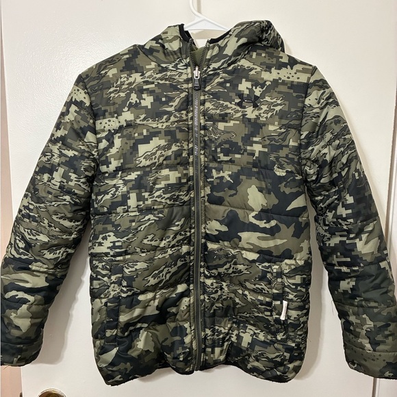 Under Armour Other - Under Armour Kids Camouflage Puffer reversible Jacket - Green and Black size YMD